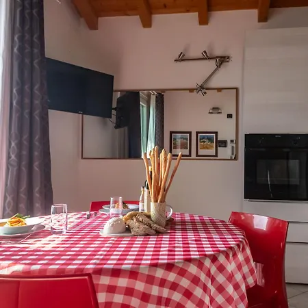 Enjoyiseolake - Dante With Spacious Balcony And View Parzanica