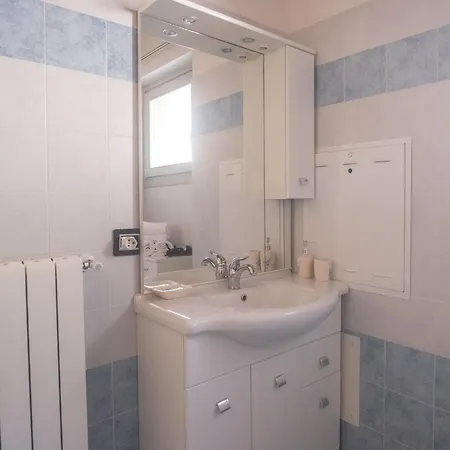 Apartman Enjoyiseolake - Dante With Spacious Balcony And View *