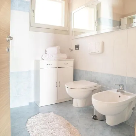 Apartman Enjoyiseolake - Dante With Spacious Balcony And View *